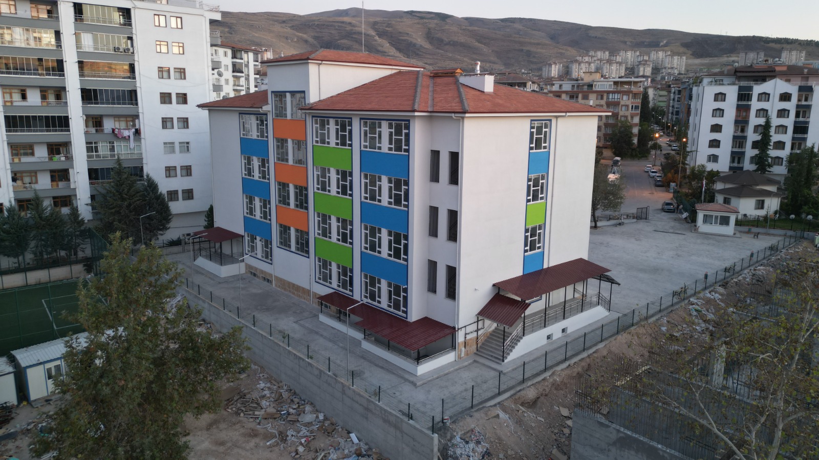 Malatya İli Battalgazi İlçesi Cengiz Topel 24 Derslikli Ortaokul Yapım İşi