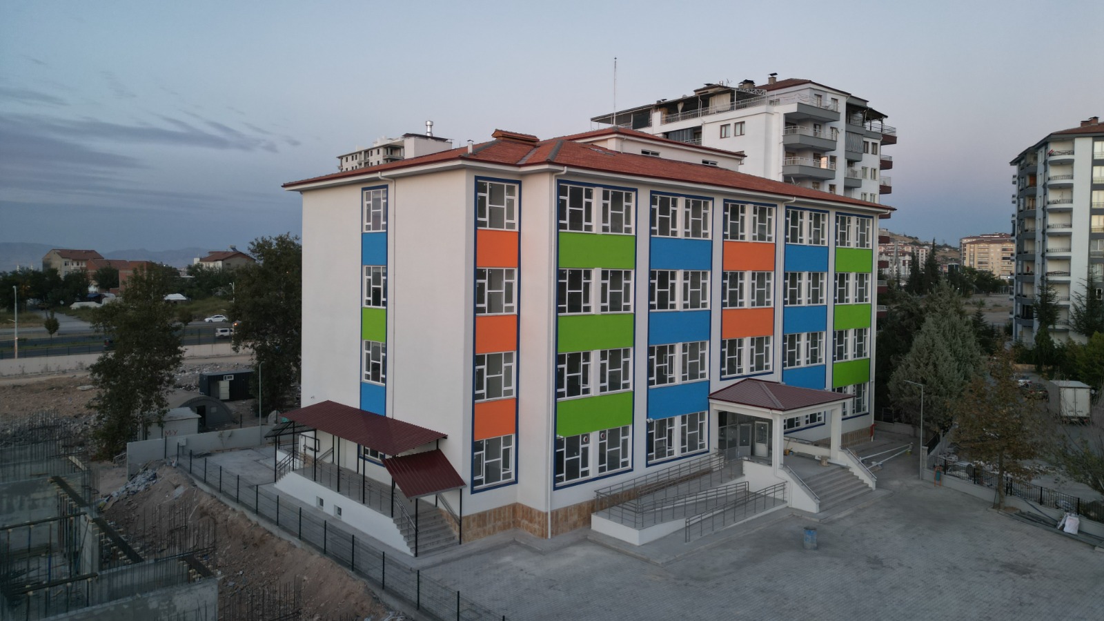 Malatya İli Battalgazi İlçesi Cengiz Topel 24 Derslikli Ortaokul Yapım İşi