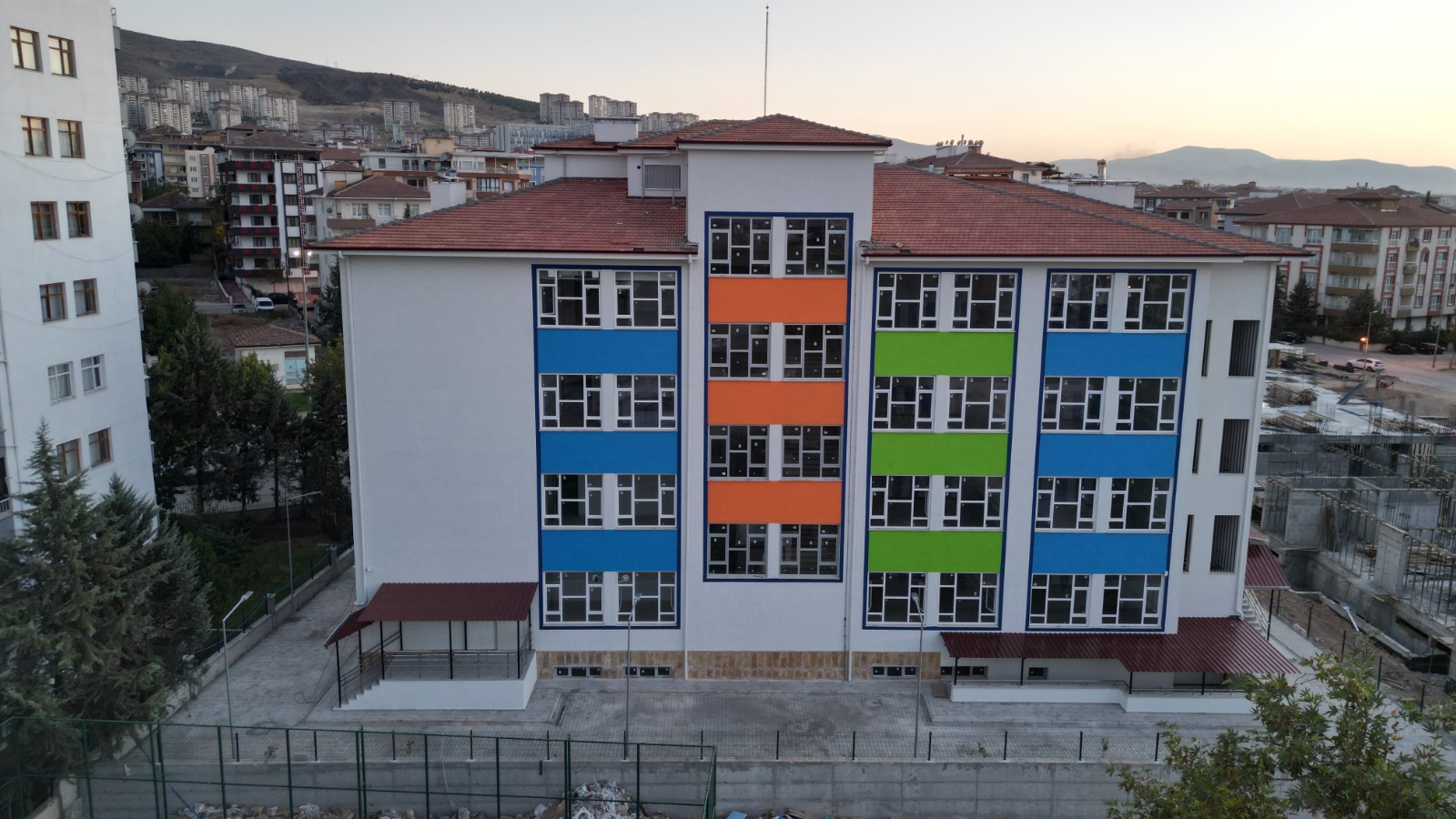 Malatya İli Battalgazi İlçesi Cengiz Topel 24 Derslikli Ortaokul Yapım İşi