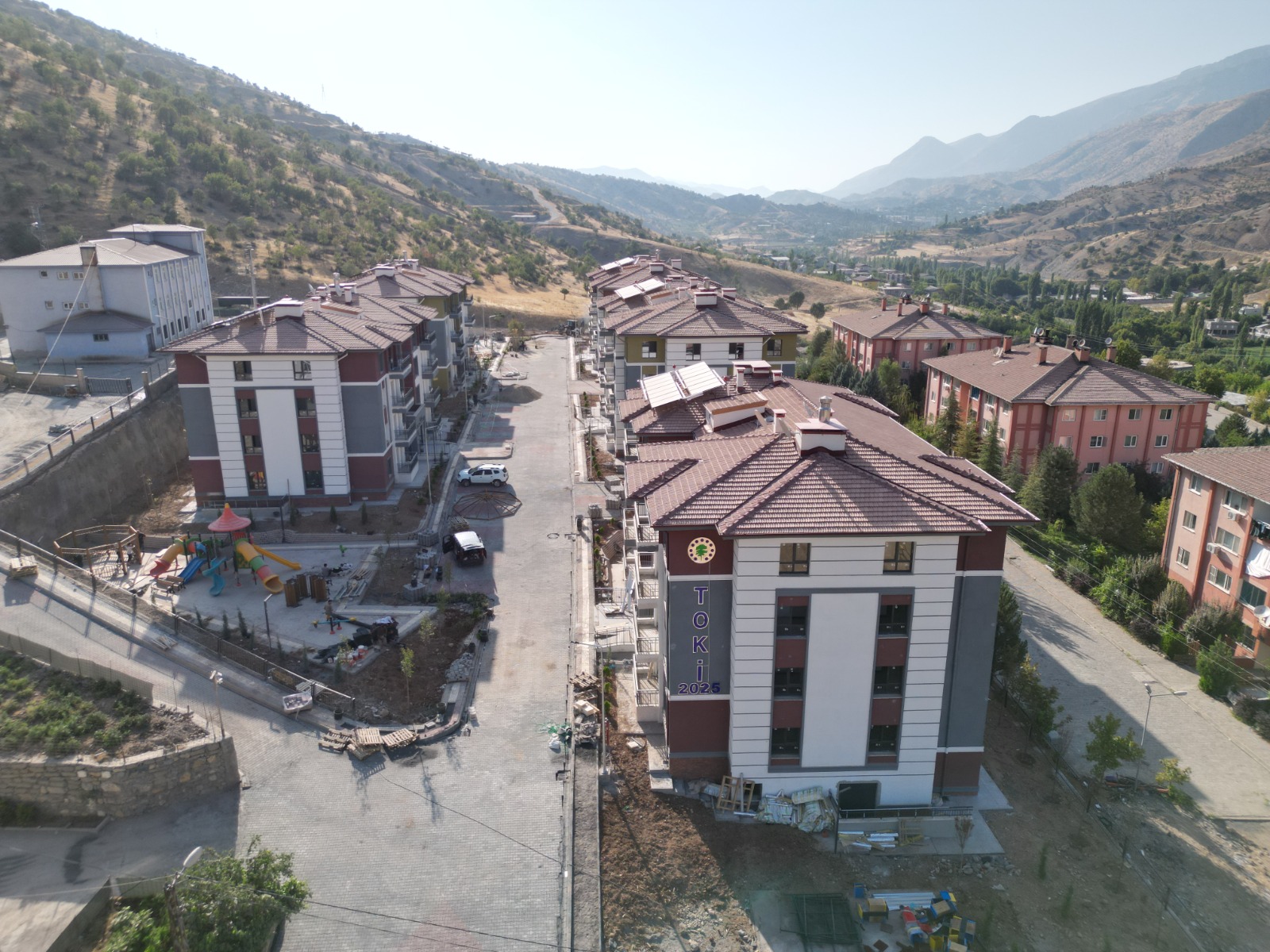 Şırnak İli Uludere İlçesi İnceler Mahallesi 83 Adet Konut İnşaatı ile Altyapı ve Çevre Düzenlemesi İşi