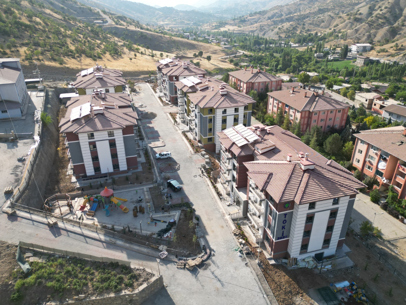 Şırnak İli Uludere İlçesi İnceler Mahallesi 83 Adet Konut İnşaatı ile Altyapı ve Çevre Düzenlemesi İşi