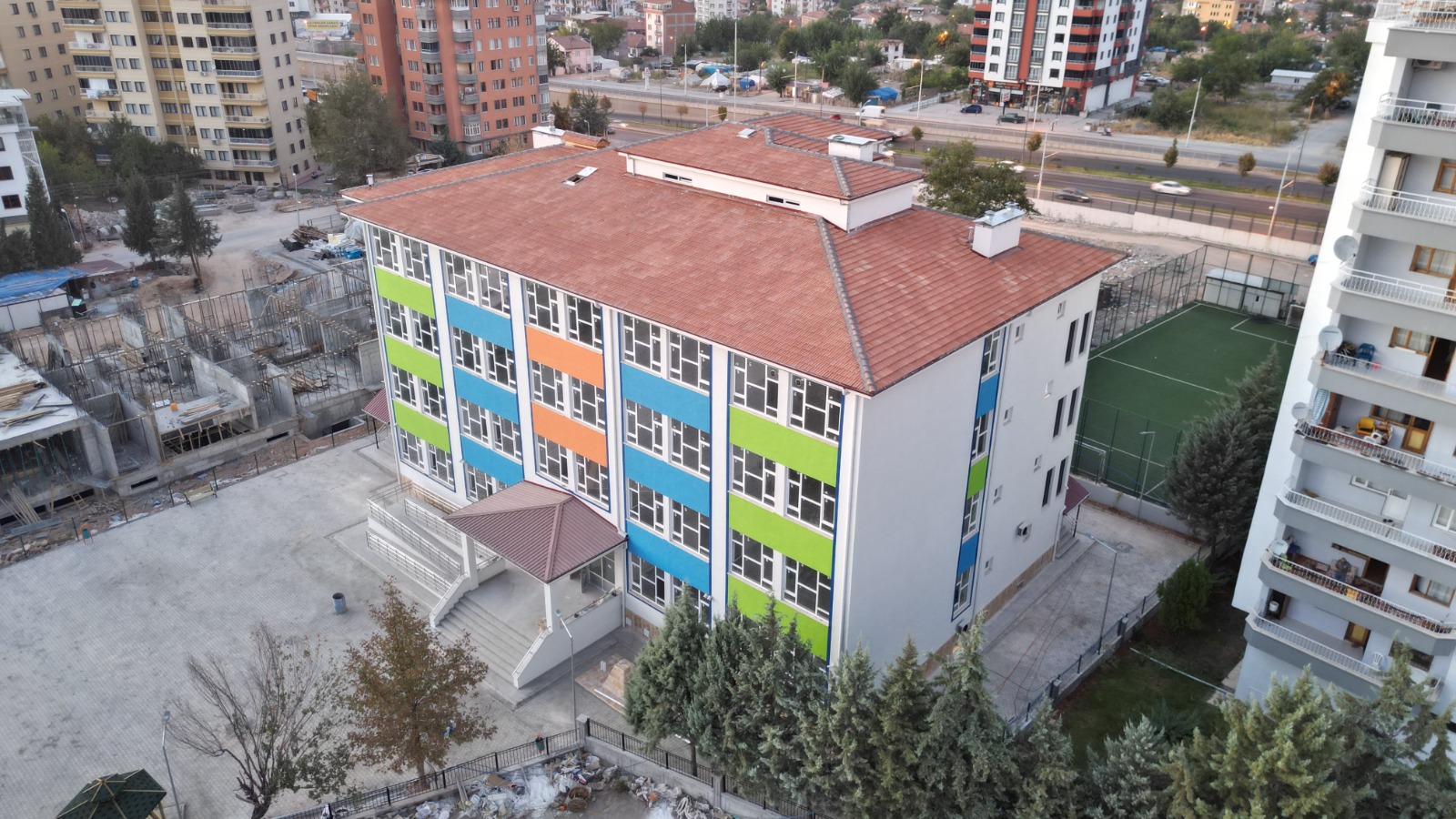 Malatya İli Battalgazi İlçesi Cengiz Topel 24 Derslikli Ortaokul Yapım İşi